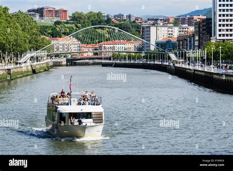 cruising en bilbao|Cruising en Vizcaya, España .